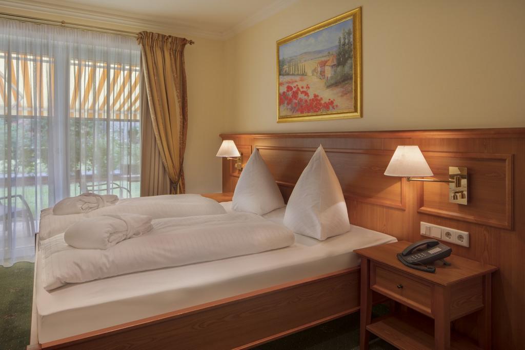 באד פיסינג Hotel Schweizer Hof Thermal Und Vital Resort (Adults Only) מראה חיצוני תמונה