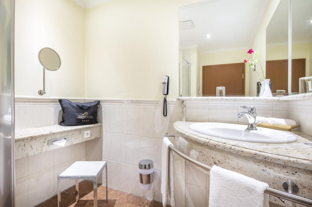 באד פיסינג Hotel Schweizer Hof Thermal Und Vital Resort (Adults Only) מראה חיצוני תמונה
